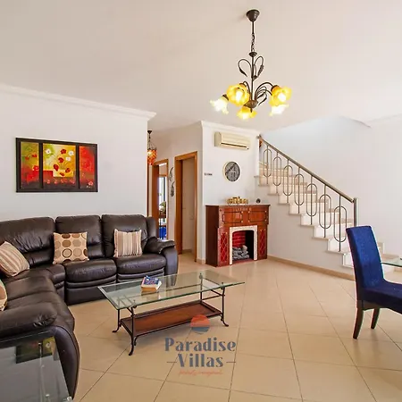 3-bedroom House With Pool In فيلة البوفيرا